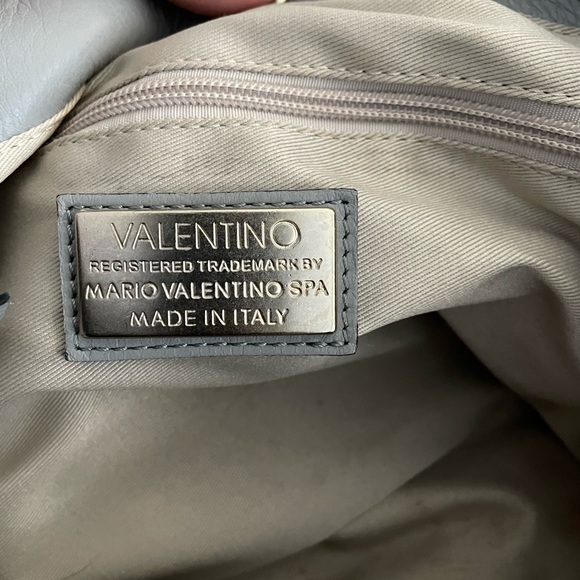 Luisa 2 Signature Tote Bag
VALENTINO BY MARIO VALENTINO - Picture 4 of 9